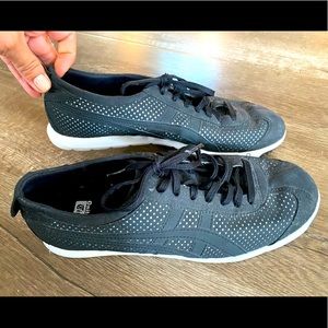 Onitsuka Tiger Shoes size 9